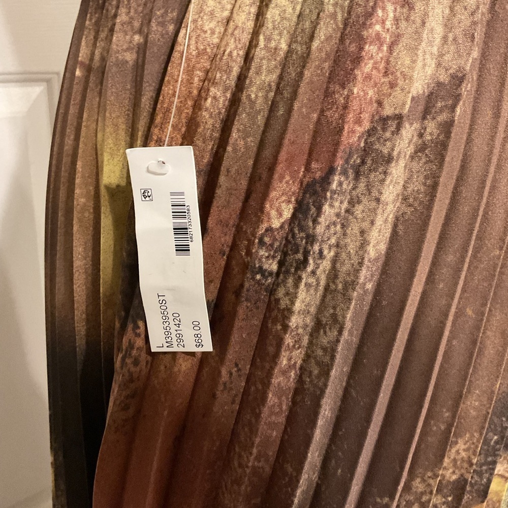 NWT Single Thread Pleated Midi Skirt - Picture 4 of 6